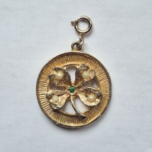 Vintage gold tone four leaf clover charm